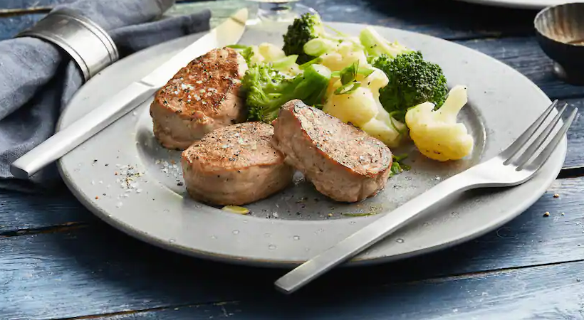 Meat Fillet with Cauliflower and Broccoli Salad