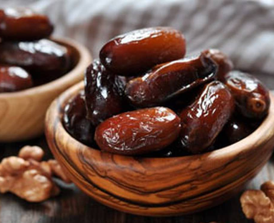 What happens to the body if you eat 3 dates a day?