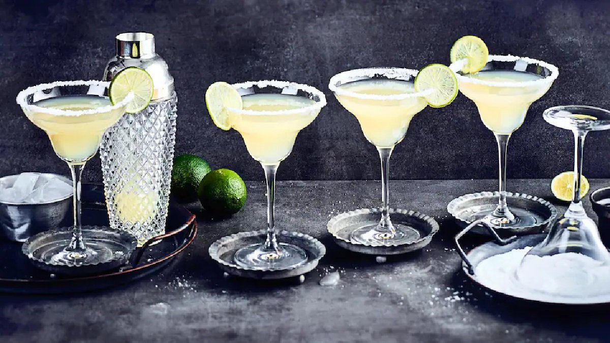 Classic Margarita - A popular typical classic cocktail recipe